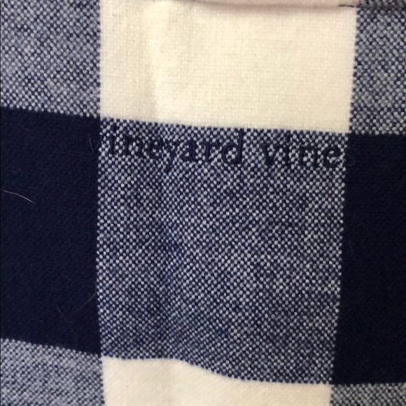 Vineyard vines cow neck - Picture 4 of 4